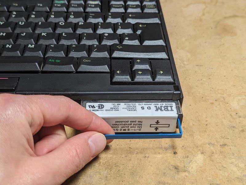 quy-trinh-thuc-hien-cac-buoc-thao-roi-ibm-thinkpad-700c-h8