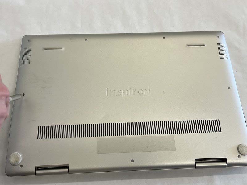 thay-hoac-nang-cap-o-ssd-nvme-trong-laptop-dell-inspiron-7586-2-in-1-h1