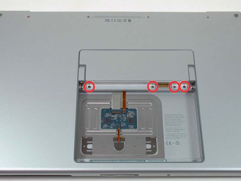thay-the-ram-cho-macbook-pro-17-model-a1151-a1212-a1229-va-a1261-h2