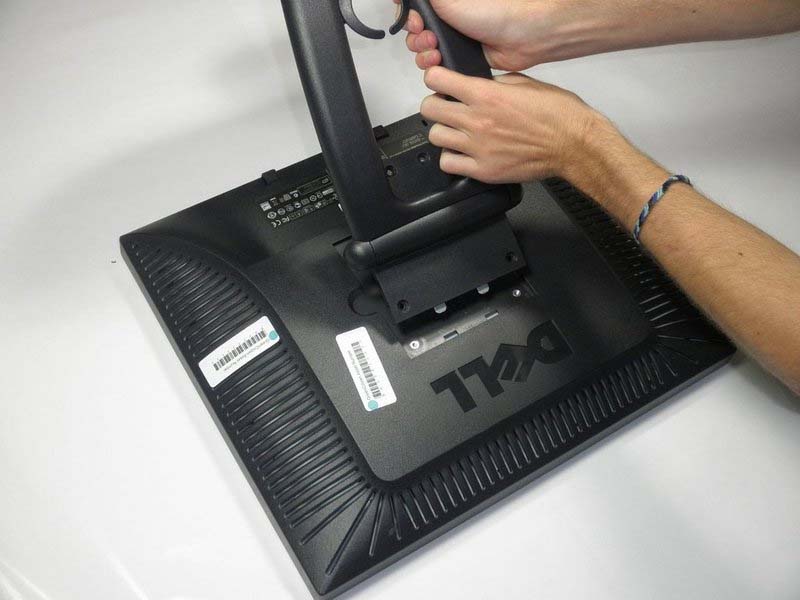 6-buoc-thay-nut-giao-dien-dell-e193fpc-h2