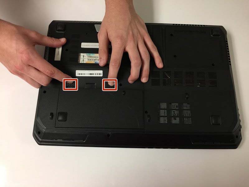 bo-tui-3-buoc-thay-pin-cyberpowerpc-fangbook-ms-1763-h2