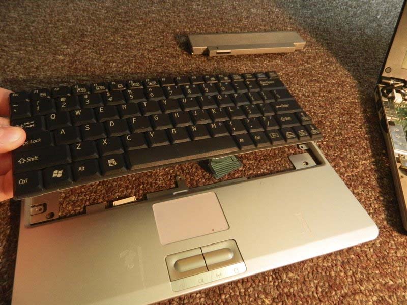 bo-tui-7-buoc-thay-ban-phim-sharp-pc-mm20-h7