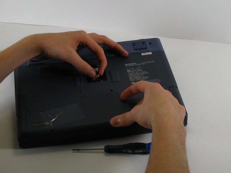 cac-buoc-thao-roi-pin-djong-ho-tren-sony-vaio-pcg-f360-h2