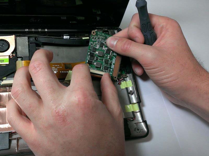 cac-buoc-thay-card-djo-hoa-tren-asus-eee-pc-1008ha-h5