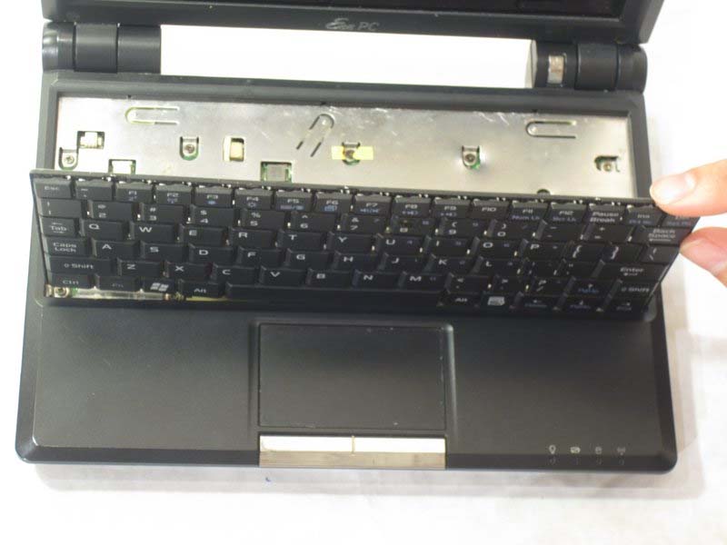 cac-buoc-thay-clicker-tren-asus-eee-pc-900hd-h7