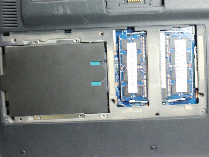 cac-buoc-thay-the-ram-cho-laptop-sony-vaio-vpc-y2190x-h4