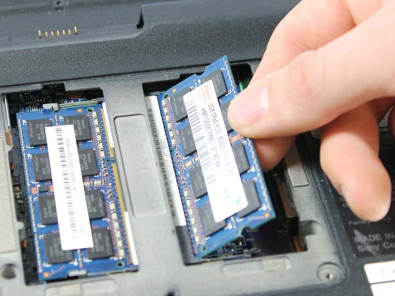 cac-buoc-thay-the-ram-cho-laptop-sony-vaio-vpc-y2190x-h6