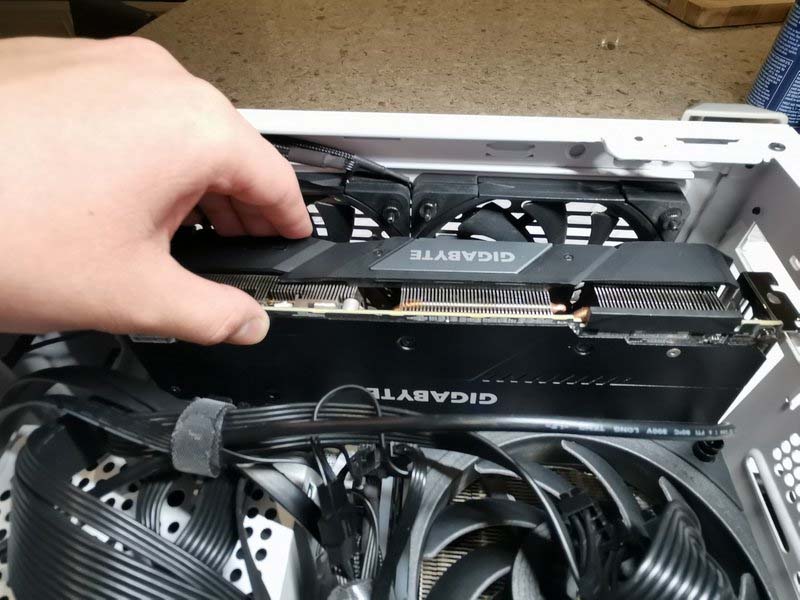 cach-sua-loi-ket-noi-man-hinh-choi-game-va-may-tinh-dje-ban-h5