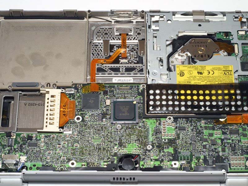 cach-thay-khay-giu-the-pcmcia-tren-powerbook-g4-titanium-onyx-h11