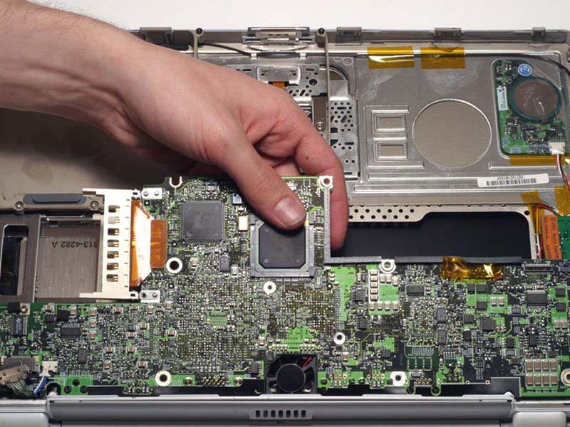 cach-thay-khay-giu-the-pcmcia-tren-powerbook-g4-titanium-onyx-h15