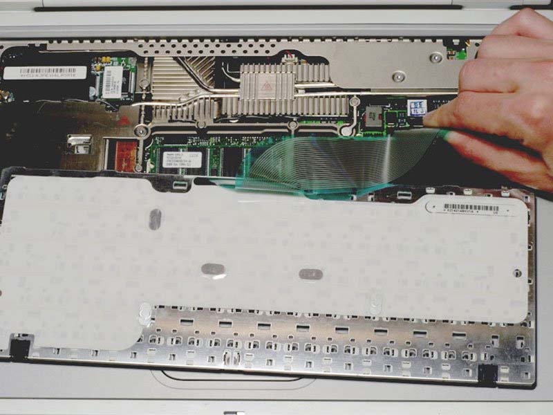 cach-thay-khay-giu-the-pcmcia-tren-powerbook-g4-titanium-onyx-h2