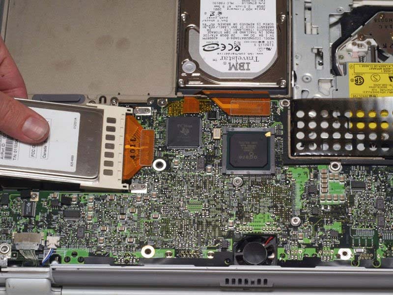 cach-thay-khay-giu-the-pcmcia-tren-powerbook-g4-titanium-onyx-h7