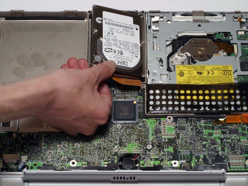 cach-thay-khay-giu-the-pcmcia-tren-powerbook-g4-titanium-onyx-h9