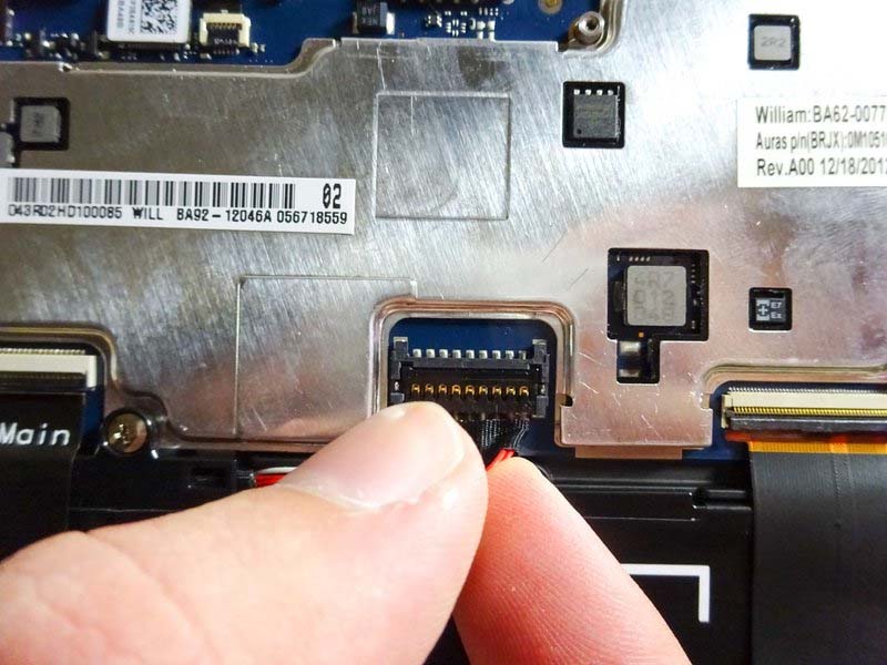 cach-thay-loa-phai-tren-samsung-ativ-smart-pc-500t-tai-nha-h4