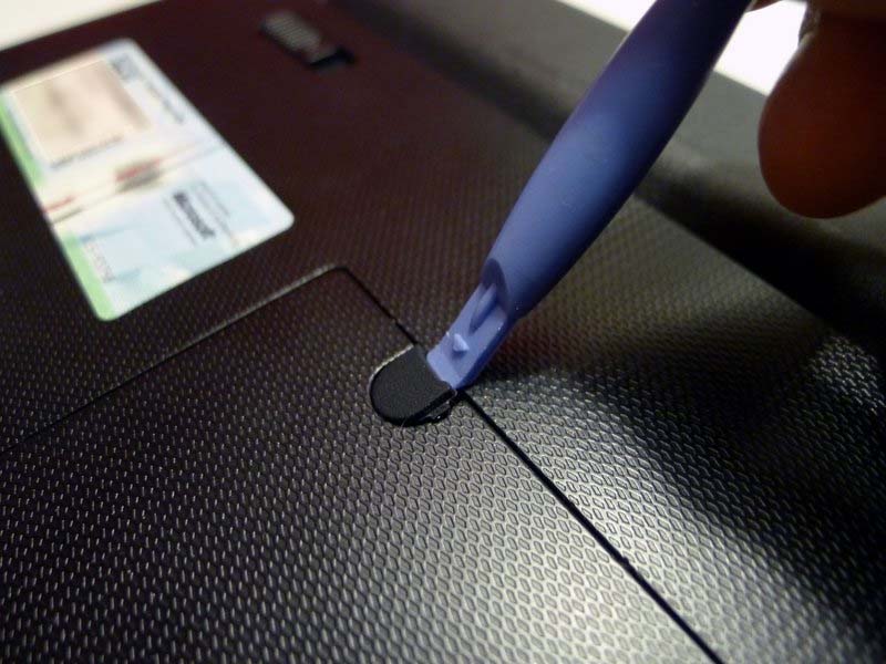 cach-thay-nap-tren-touchpad-tren-asus-eee-pc-1215n-h2