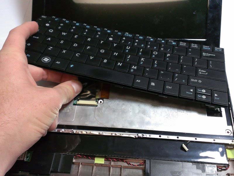 cach-thay-quat-tan-nhiet-tren-asus-eee-pc-1008ha-h3