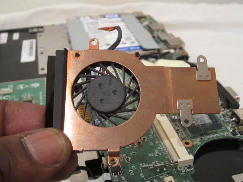 cach-thay-quat-tan-nhiet-tren-asus-eee-pc-t101mt-h10