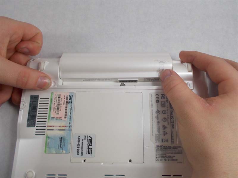 cach-thay-ram-tren-asus-eee-pc701sd-whi004x-h2