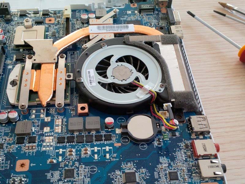 cach-thay-tan-nhiet-sony-vaio-vpceh2k1e-h14