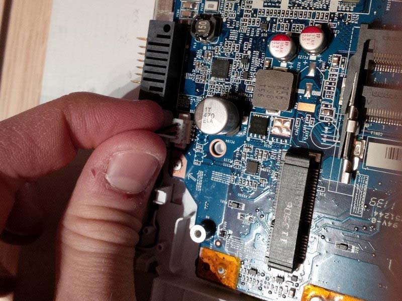 cach-thay-tan-nhiet-sony-vaio-vpceh2k1e-h9