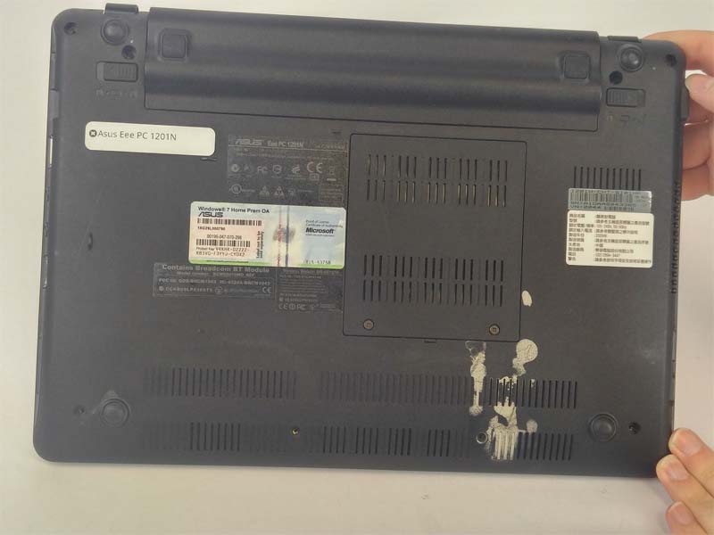 huong-dan-cac-buoc-thay-ban-phim-asus-eee-pc-1201n