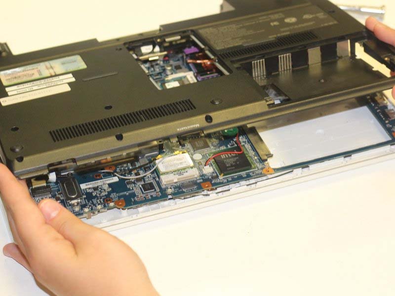 huong-dan-cach-thao-vo-sau-laptop-sony-vaio-vpccw17fx-h7