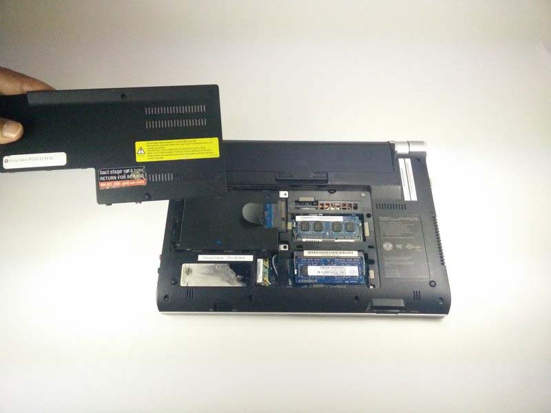 huong-dan-cach-thay-ban-phim-sony-vaio-pcg-31311l-h2