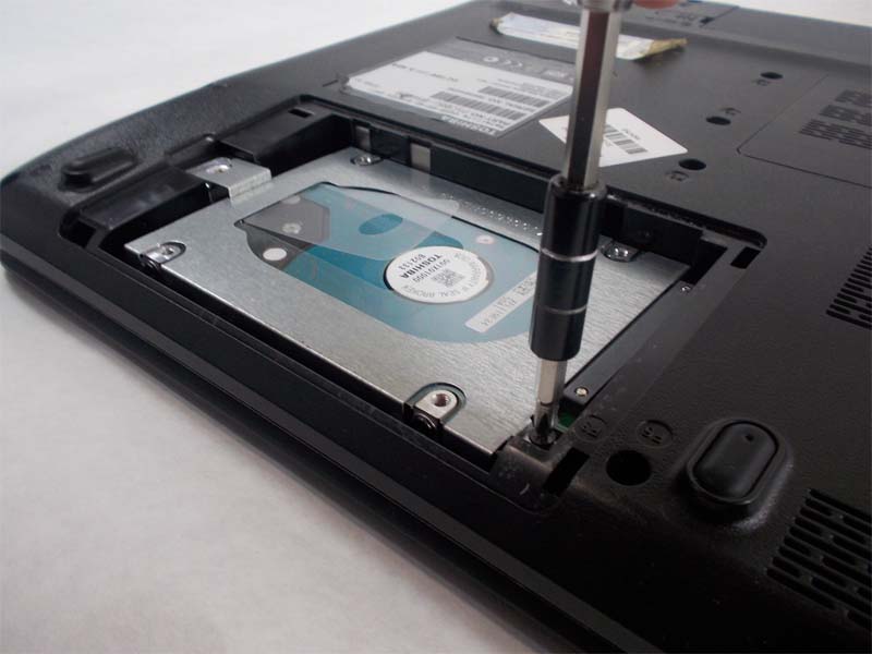 huong-dan-cach-thay-o-cung-sony-vaio-vpceg26fx-h2