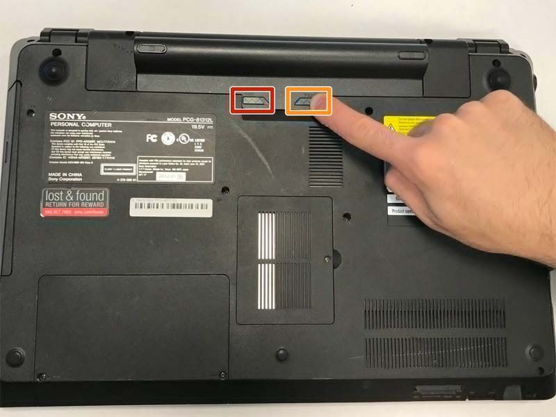 huong-dan-cach-thay-pin-laptop-sony-vaio-vpcf2390x-h2