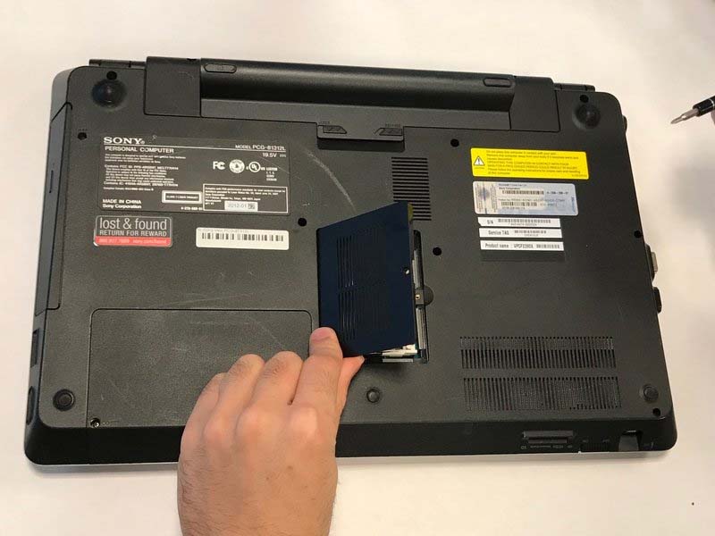 huong-dan-cach-thay-ram-cho-sony-vaio-vpcf2390x-h2