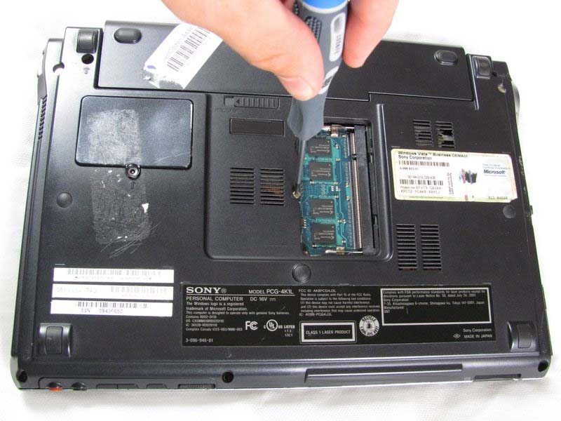 huong-dan-cach-thay-ram-laptop-sony-vaio-vgn-txn25n-h2