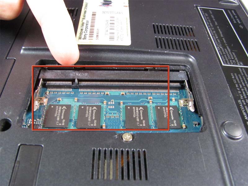 huong-dan-cach-thay-ram-laptop-sony-vaio-vgn-txn25n