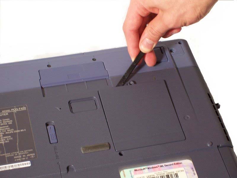 huong-dan-cach-thay-ram-tren-sony-vaio-pcg-f420-h4