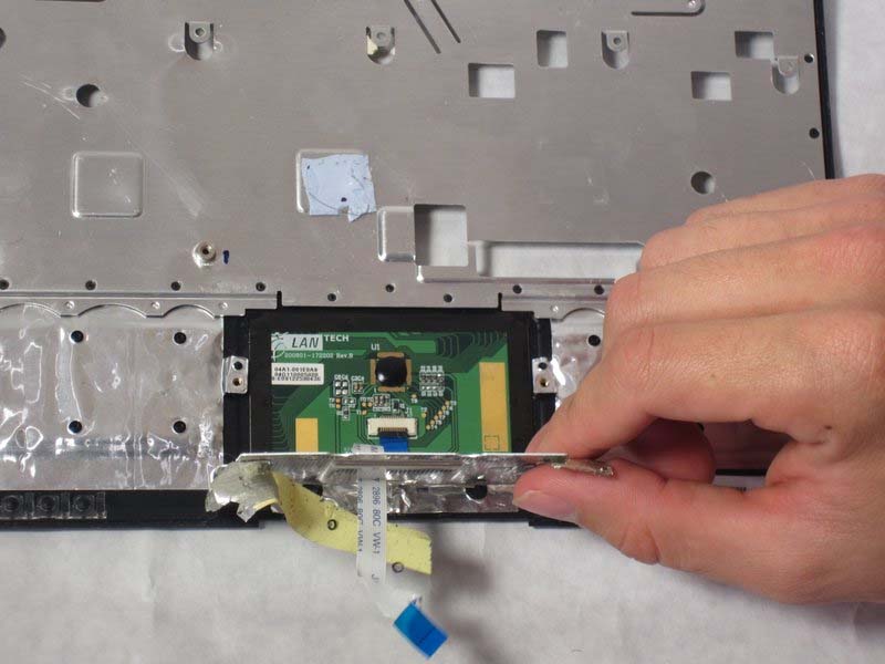 huong-dan-thay-ban-di-chuot-trackpad-tren-asus-eee-pc-900hd-h13