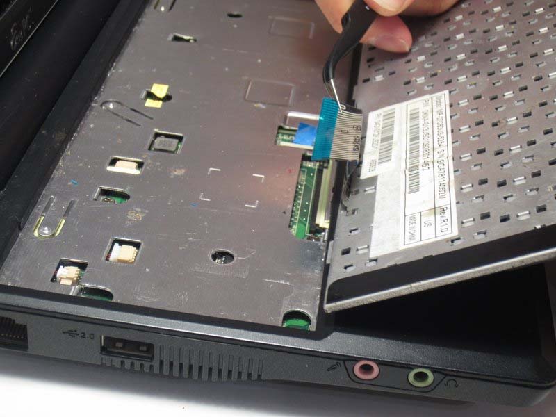 huong-dan-thay-ban-di-chuot-trackpad-tren-asus-eee-pc-900hd-h7