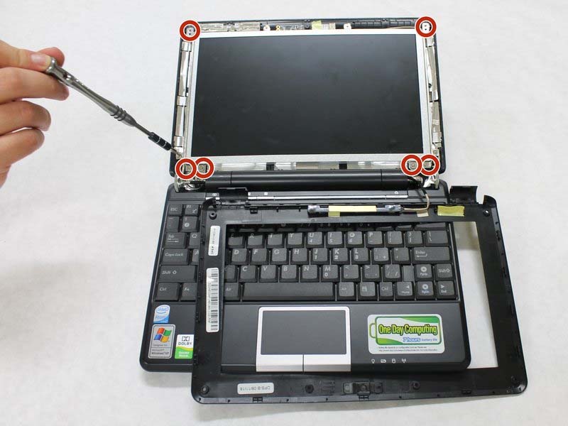 huong-dan-thay-man-hinh-asus-eee-pc-1000ha-h4