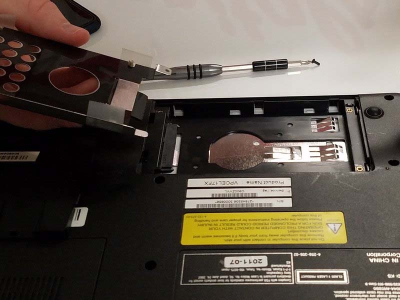huong-dan-thay-o-cung-sony-vaio-vpcel17fx-h4