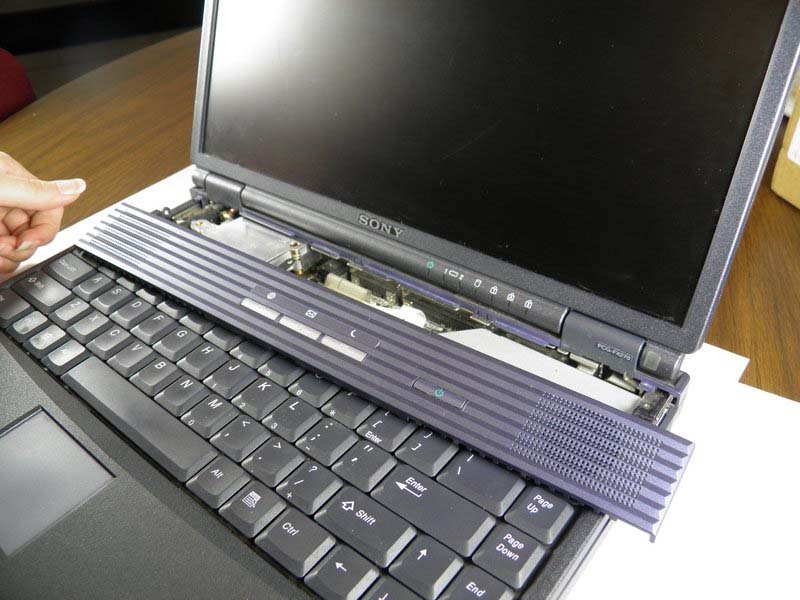 huong-dan-thay-o-djia-dvd-cho-laptop-sony-vaio-pcg-981l-h4