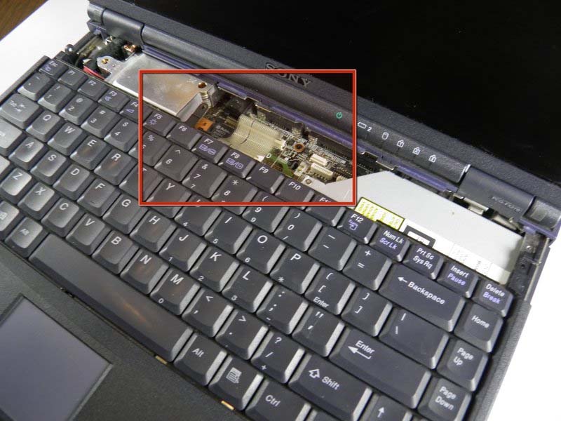 huong-dan-thay-o-djia-dvd-cho-laptop-sony-vaio-pcg-981l-h6