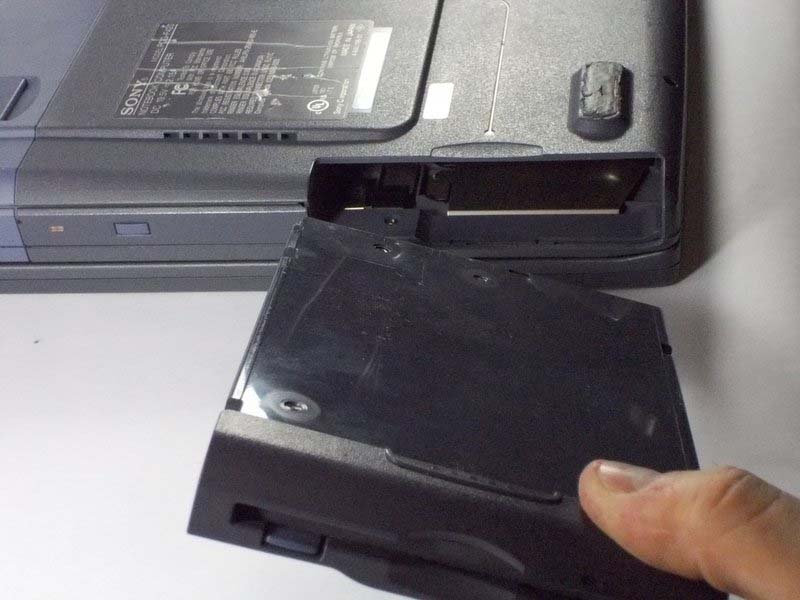 huong-dan-thay-o-djia-mem-sony-vaio-pcg-f420-h2