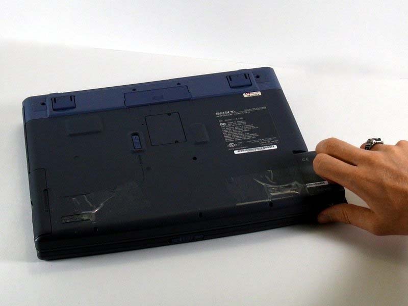 huong-dan-thay-o-djia-quang-sony-vaio-pcg-f360-h3