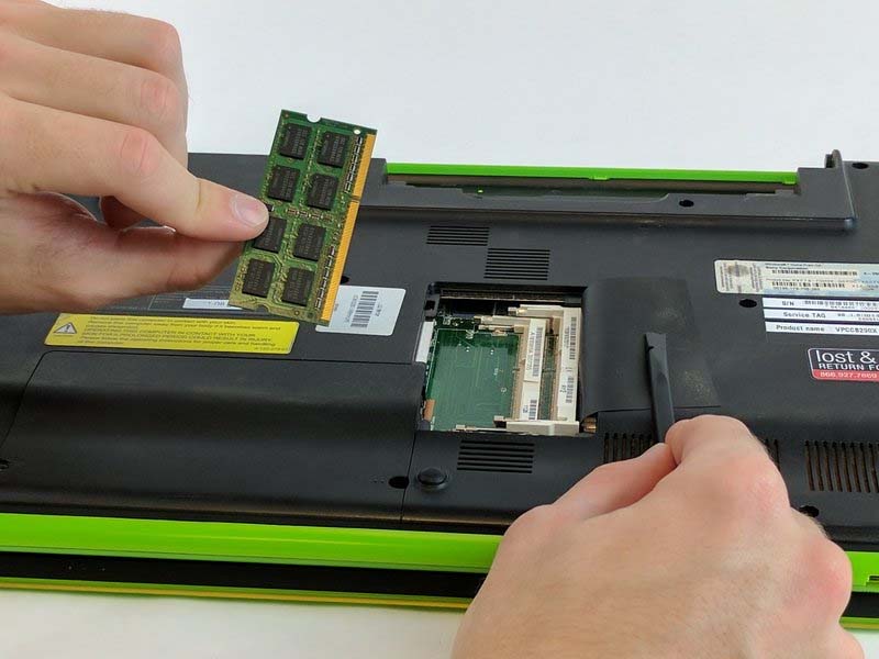 huong-dan-thay-ram-moi-laptop-cho-tat-ca-cac-dong-h4