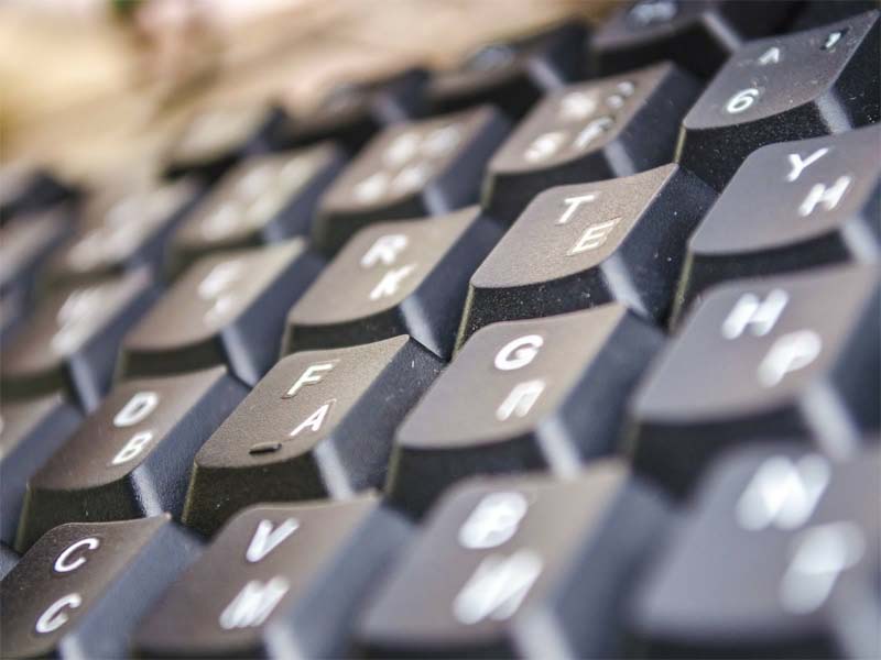 meo-giu-tuoi-tho-cho-laptop-h2