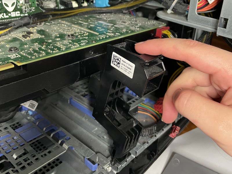 quy-trinh-cac-buoc-thay-ssd-alienware-aurora-a5-h4