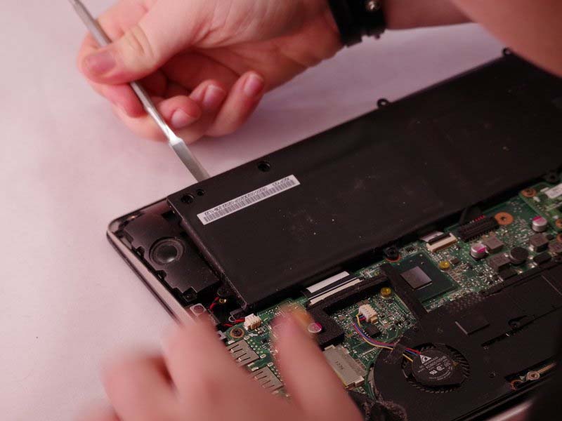 quy-trinh-thay-bo-mach-in-pcb-laptop-asus-vivobook-s200e-rhi3t73-h4