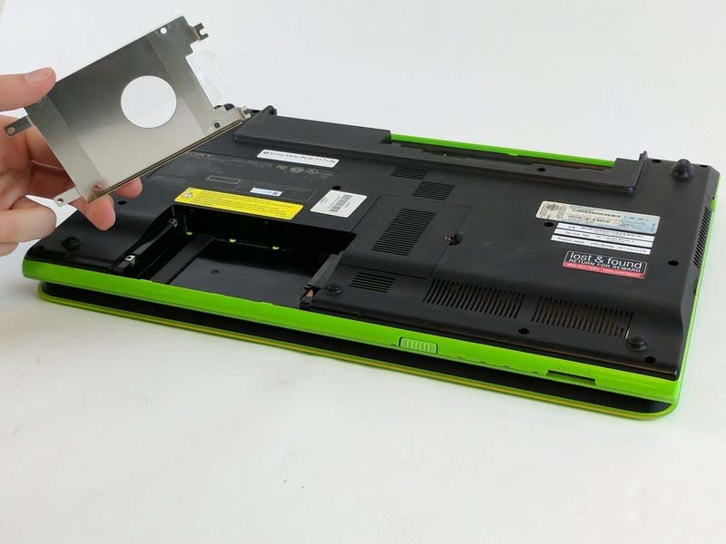 quy-trinh-thay-o-djia-quang-sony-vaio-vpccb290x-h3