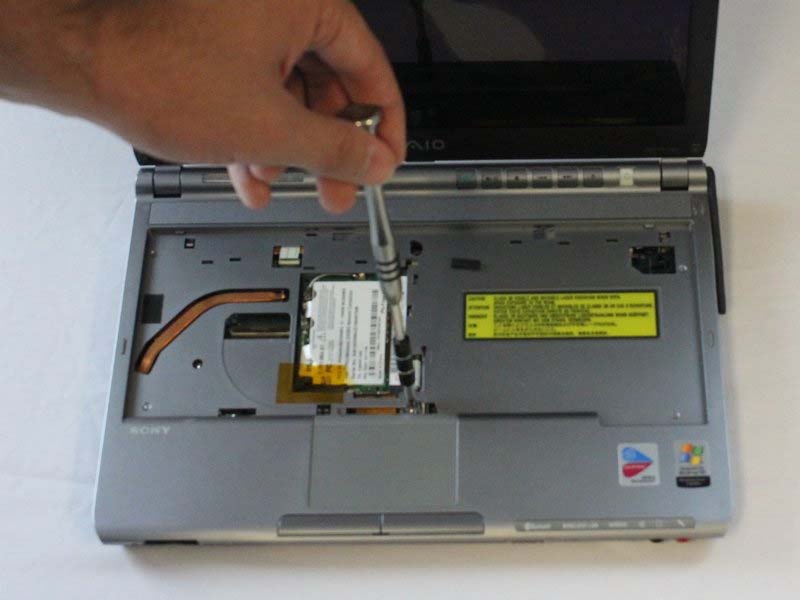 quy-trinh-thay-o-djia-quang-tren-sony-vaio-pcg-4g1l-h6