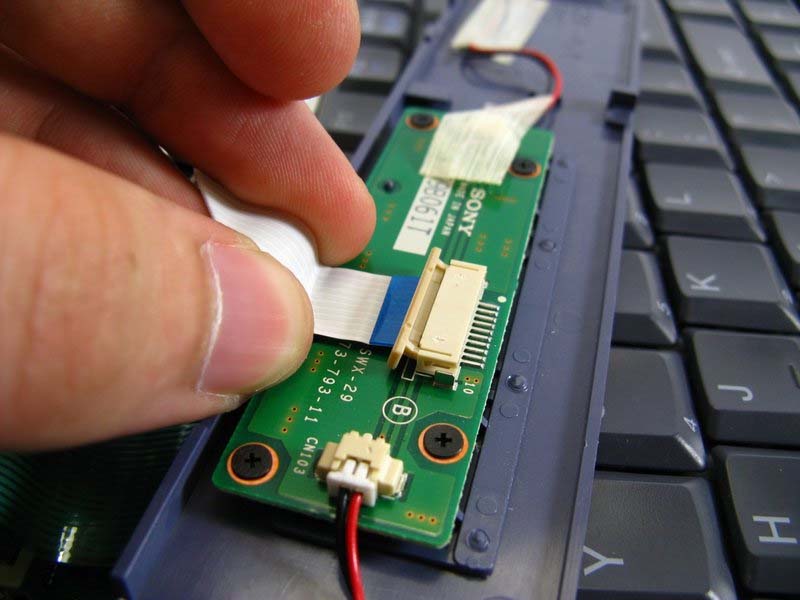 quy-trinh-thay-quat-tan-nhiet-tren-sony-vaio-pcg-f360-h6