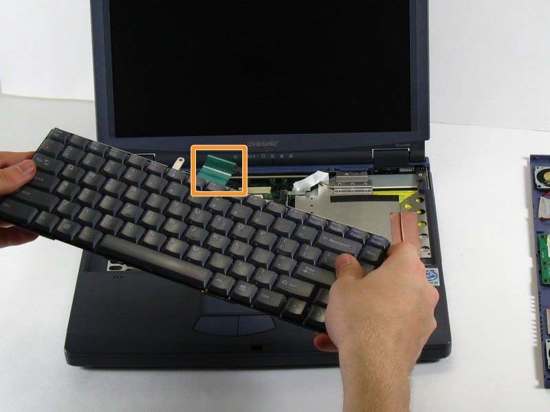 quy-trinh-thay-quat-tan-nhiet-tren-sony-vaio-pcg-f360-h7