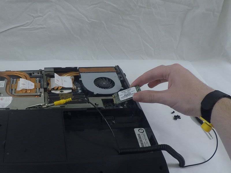 quy-trinh-thay-ssd-msata-cho-origin-eon17-s-chi-mat-vai-phut-h6